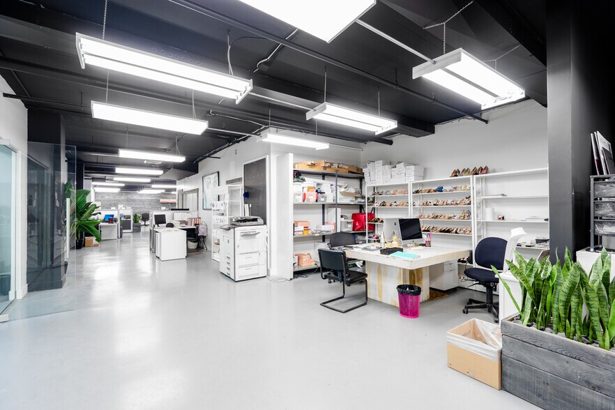 More Photos Of 8815 Av Du Parc, Montréal Loft Creative Space For Sale