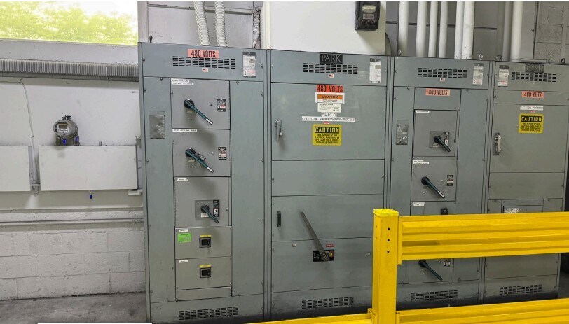 More Photos Of 11350 Stephens Rd, Warren Warehouse For Lease