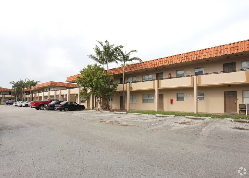 More Photos Of 400 NW 65th Ave, Margate Apartments For Sale