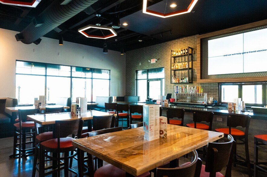 More Photos Of 6501 North Fwy, Fort Worth Restaurant For Sale