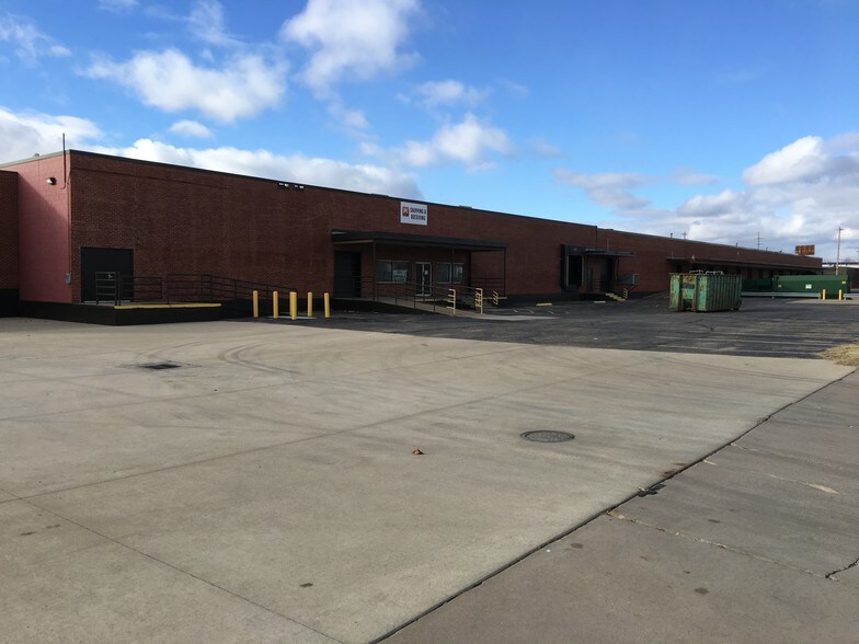 Primary Photo Of 2901 S Madison St, Wichita Manufacturing For Lease