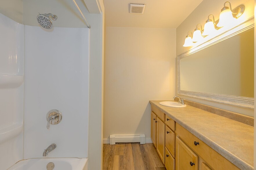 More Photos Of 836 Vine Ave, Oshkosh Apartments For Sale