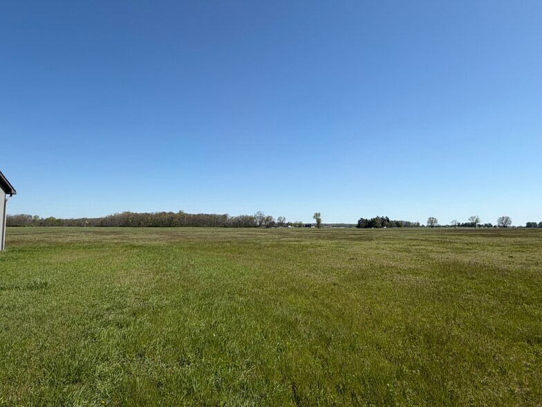 More Photos Of 4330 Macon Hwy, Tecumseh Airport For Sale