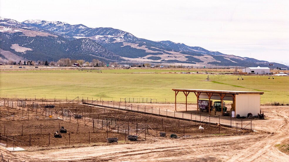 More Photos Of 700 N Center Street, Summit Land For Sale