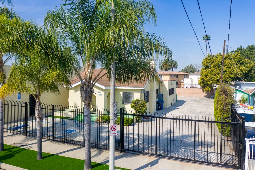 More Photos Of 2703 Southwest Dr, Los Angeles Warehouse For Lease