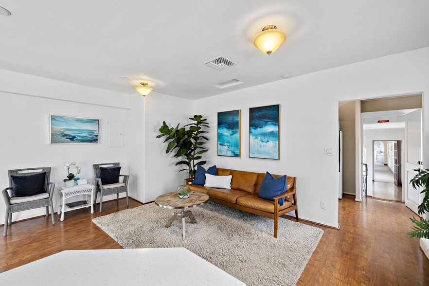 More Photos Of 415 N El Camino Real, San Clemente Office For Sale