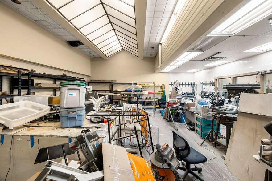 More Photos Of 821 King George Blvd, Savannah Unknown For Lease