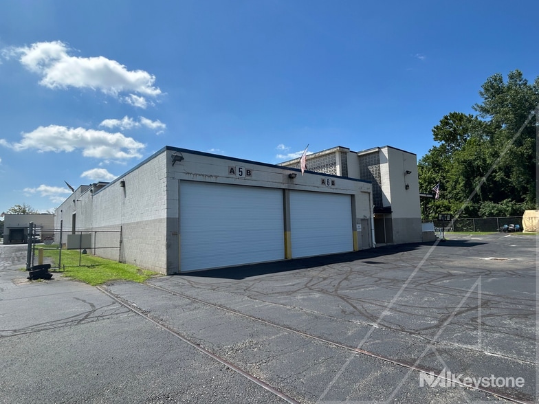More Photos Of 475 Riverfront Dr, Reading Manufacturing For Lease