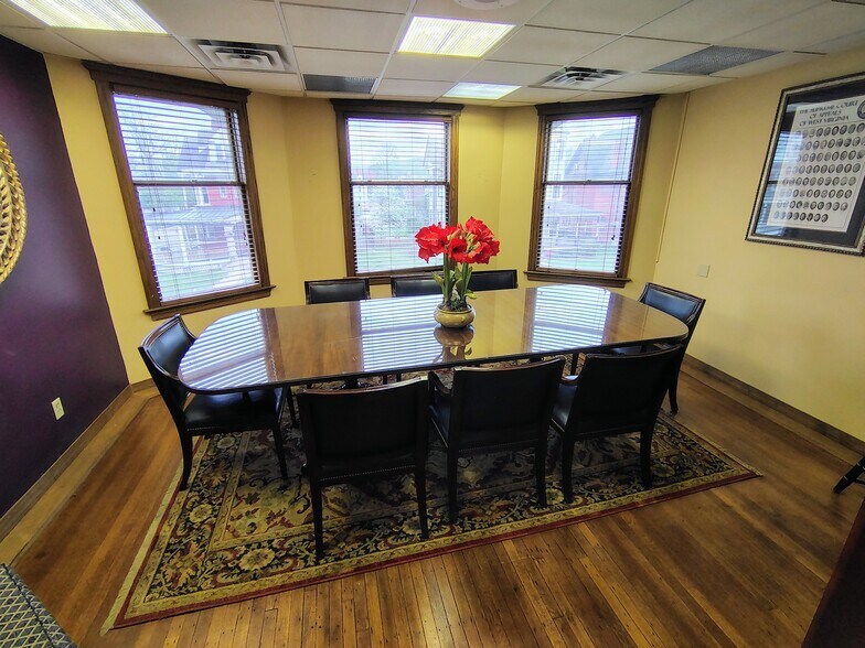 More Photos Of 1337 Virginia St, Charleston Office For Sale
