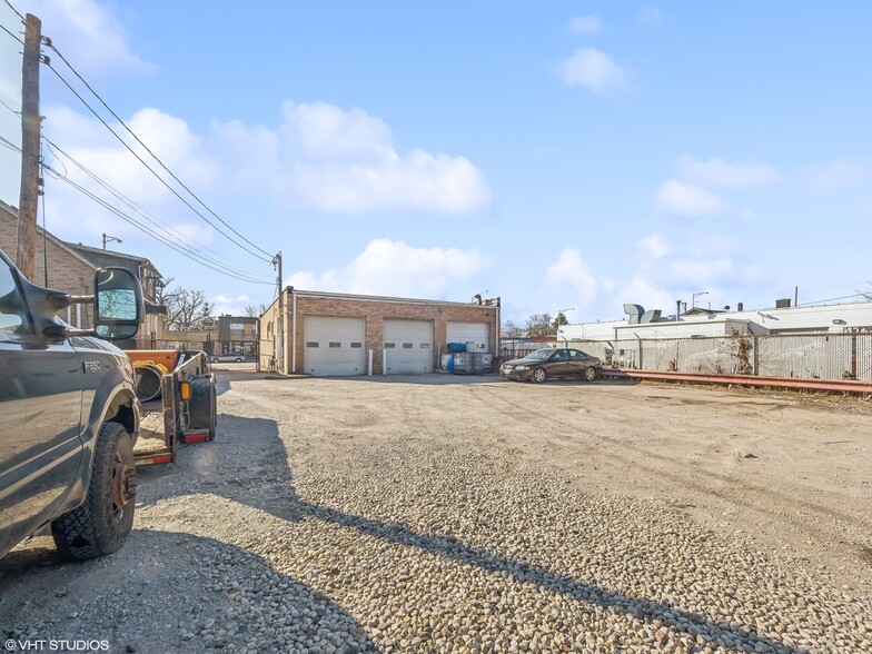 More Photos Of 1634 E Oakton St, Des Plaines Auto Repair For Sale