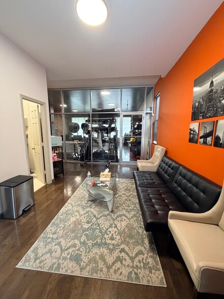 More Photos Of 30-69 Steinway St, Astoria Storefront Retail Office For Lease