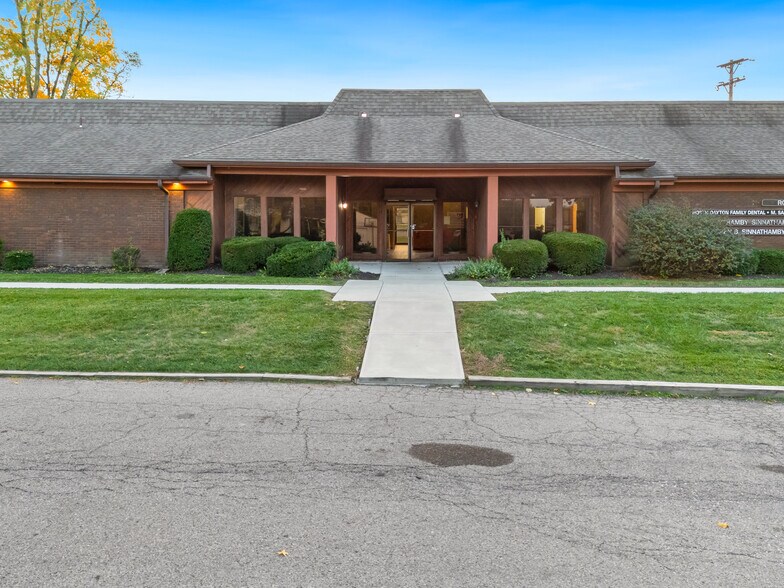 More Photos Of 5538 Philadelphia Dr, Dayton Medical For Sale