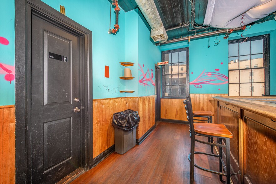 More Photos Of 112 Chestnut St, Philadelphia Storefront Retail Residential For Sale