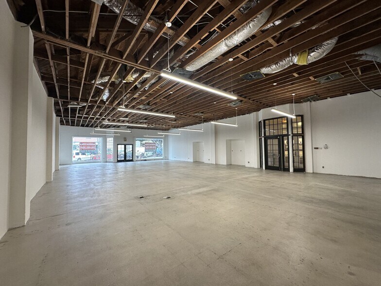 More Photos Of 11628-11632 Barrington Ct, Los Angeles Storefront Retail Office For Lease