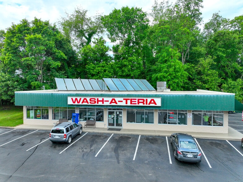 More Photos Of 245 Gate City Hwy, Bristol General Retail For Sale