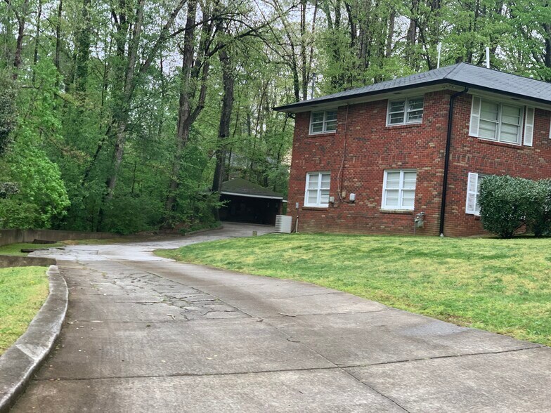 More Photos Of 2228 Scenic Dr, Snellville Office Residential For Sale