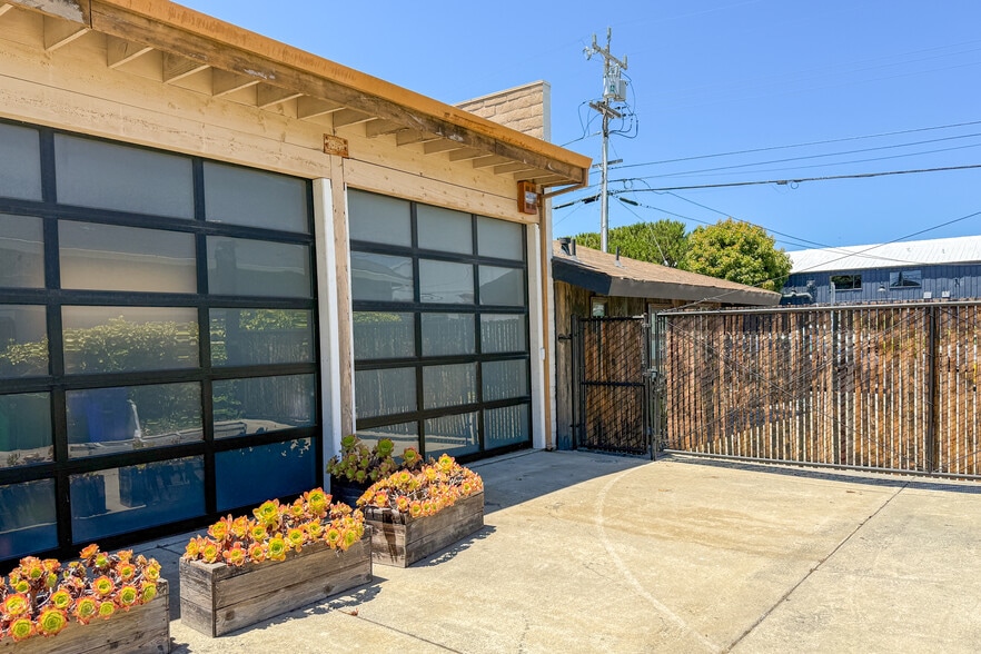 More Photos Of 325 Ingalls St, Santa Cruz Service For Sale