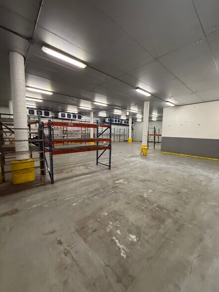 More Photos Of 1955 3rd Ave S, Saint Petersburg Warehouse For Lease