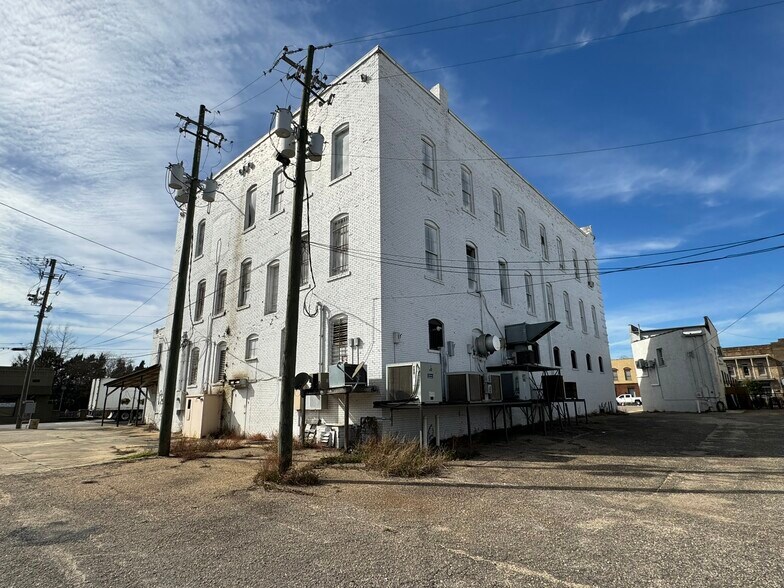 More Photos Of 102 Saint Joseph Ave, Brewton Storefront Retail Residential For Sale