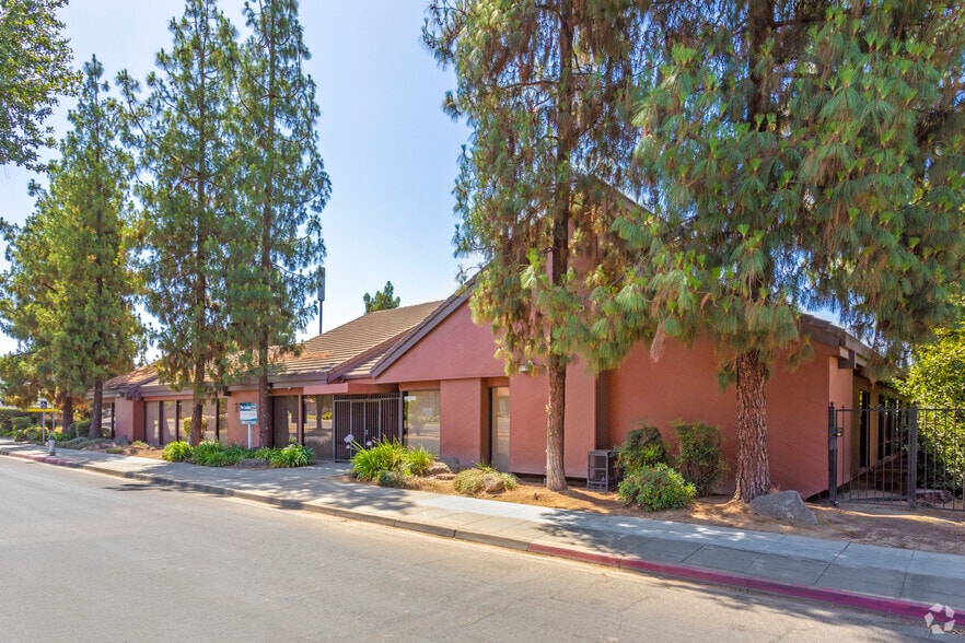 Primary Photo Of 1177 E Shaw Ave, Fresno Office For Lease