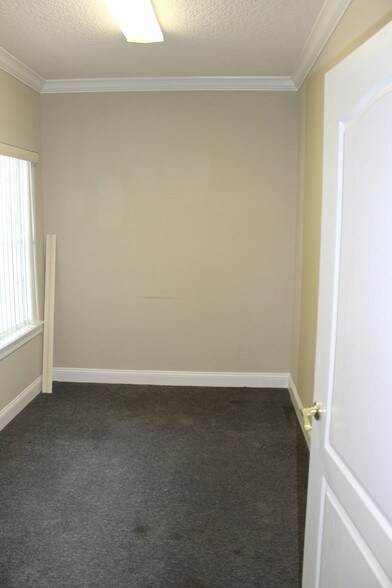 More Photos Of 12627 San Jose Blvd, Jacksonville Medical For Lease