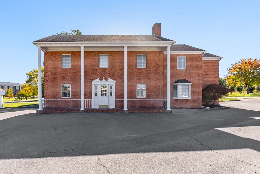 More Photos Of 650 Millwood Ave, Winchester Office For Lease
