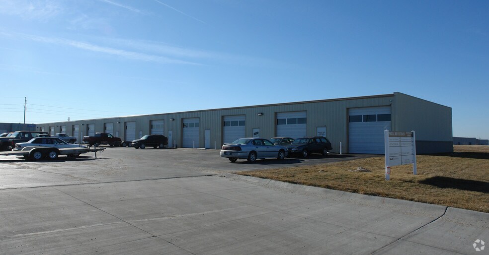 More Photos Of 11529-11531 Portal Rd, La Vista Warehouse For Lease