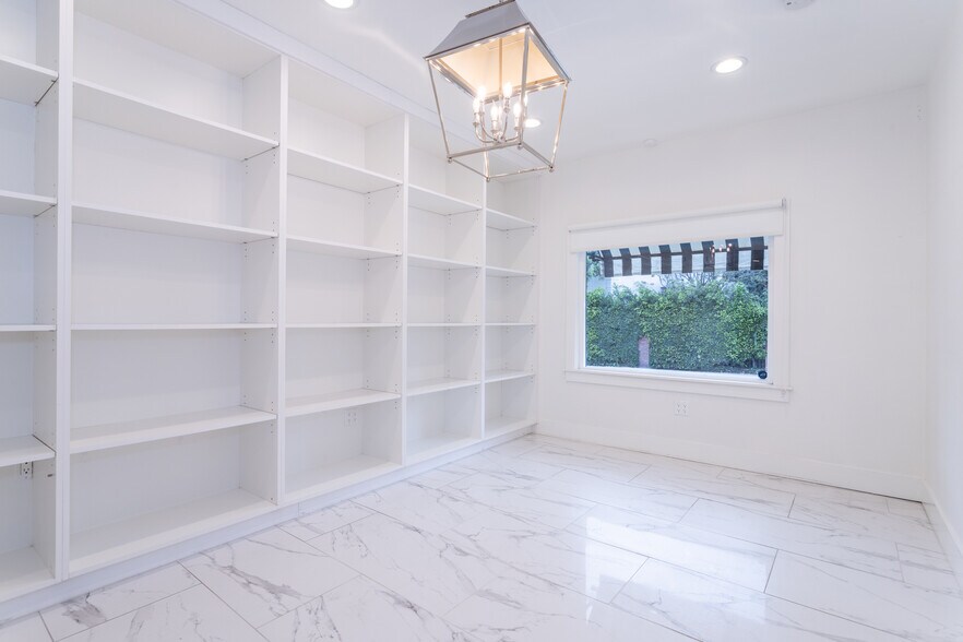 More Photos Of 6017 Melrose Ave, Los Angeles Storefront Retail Residential For Sale