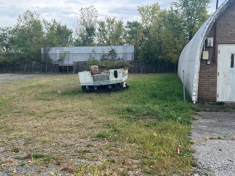 More Photos Of 2007 Mcclure St, Homestead Auto Repair For Sale