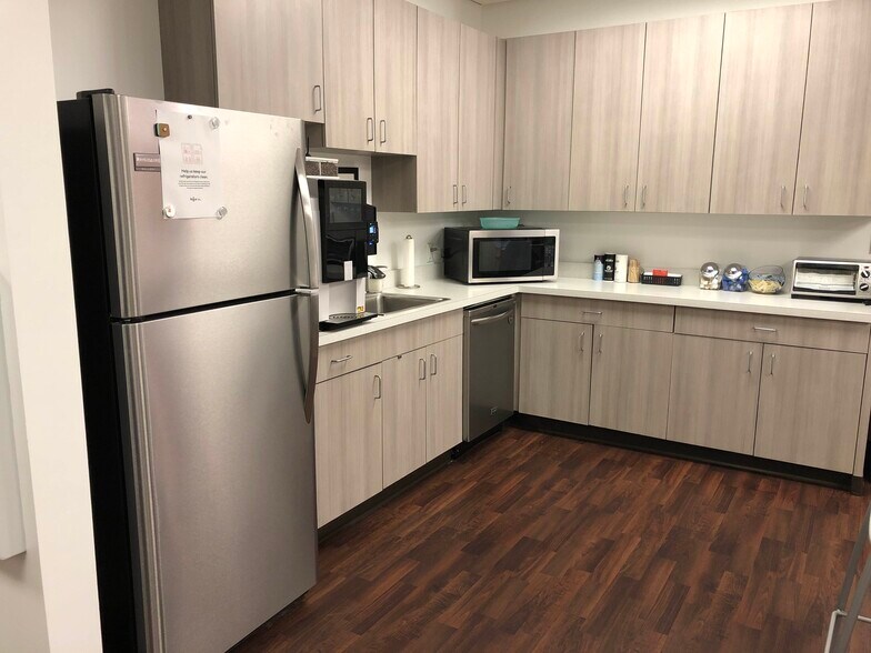 More Photos Of 1251 N Eddy St, South Bend Coworking Space