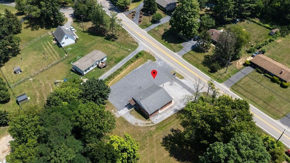 More Photos Of 555 MT Torrey Rd, Lyndhurst Post Office For Sale