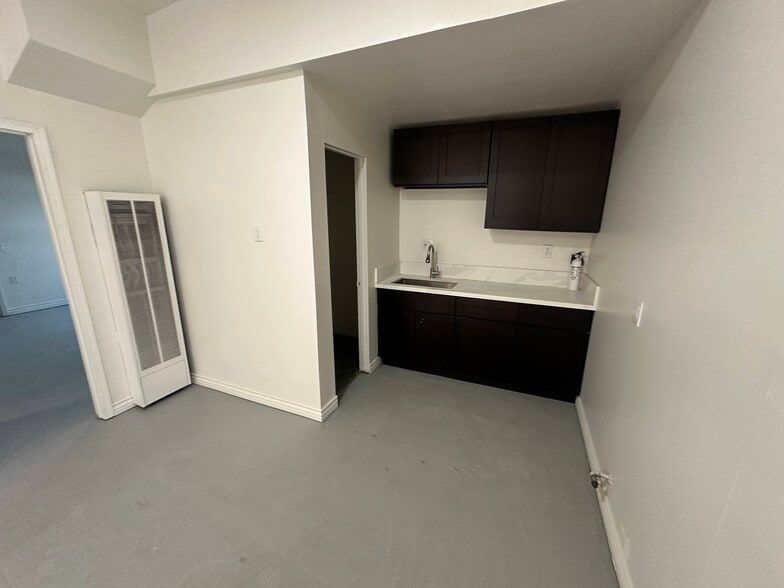 More Photos Of 24229 5th St, San Bernardino Distribution For Sale