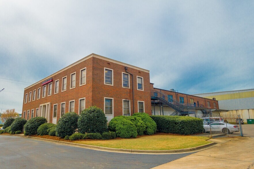 More Photos Of 2 32nd St S, Birmingham Office For Lease