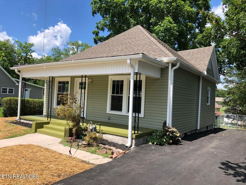 More Photos Of 2502 Harvey St, Knoxville Multifamily For Sale