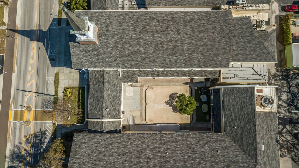 More Photos Of 411 Turner St, Clearwater Religious Facility For Lease