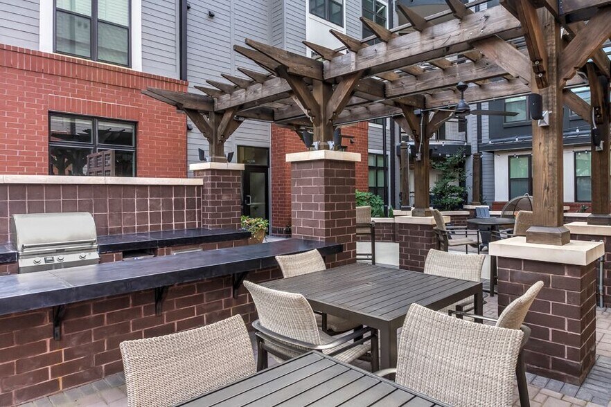 More Photos Of 1750 Camden Rd, Charlotte Apartments For Lease