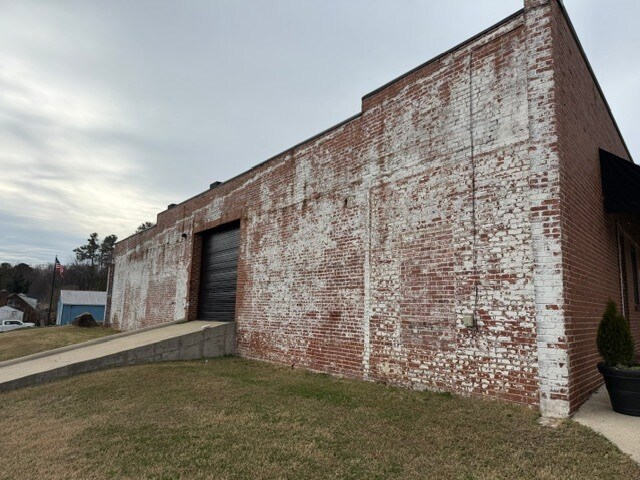 More Photos Of 141 Depot St, Roxboro Office For Lease