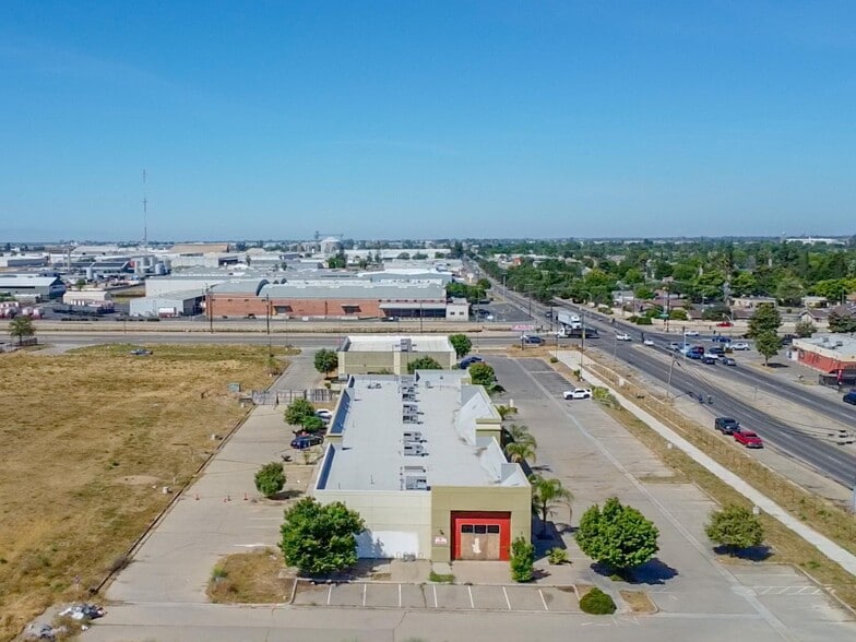 More Photos Of 2621 S Chestnut Ave, Fresno Freestanding For Sale