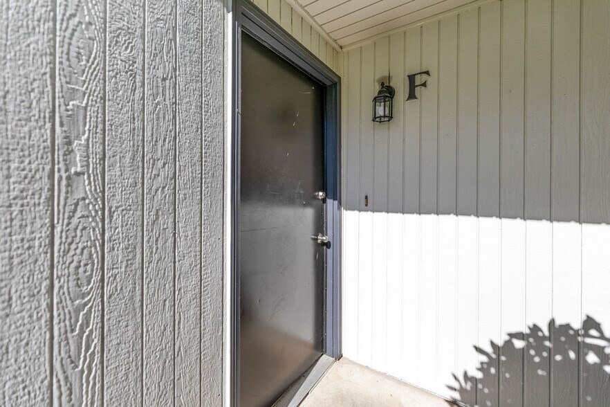 More Photos Of 14623 NE Coast Pine Ct, Vancouver Apartments For Sale