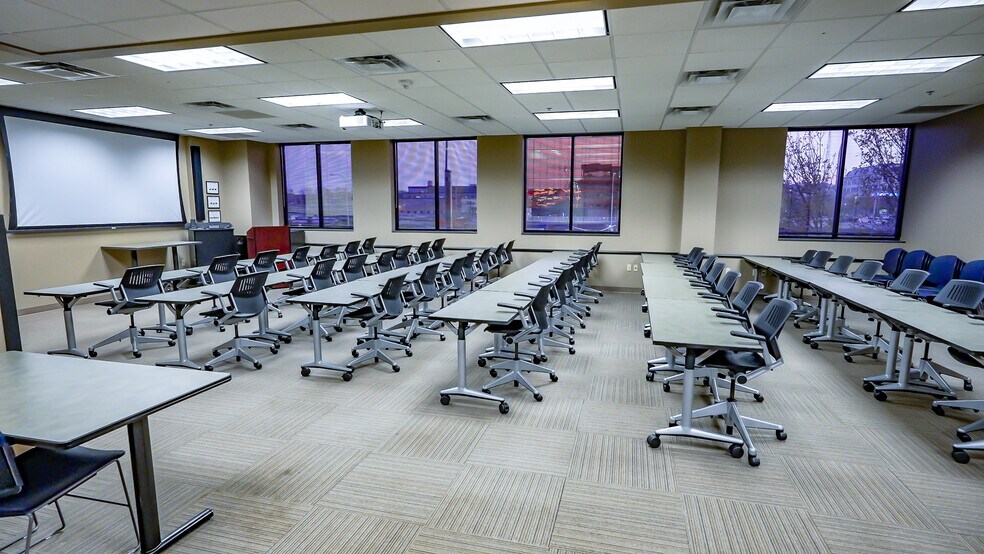 More Photos Of 200 E 10th St, Sioux Falls Office For Lease