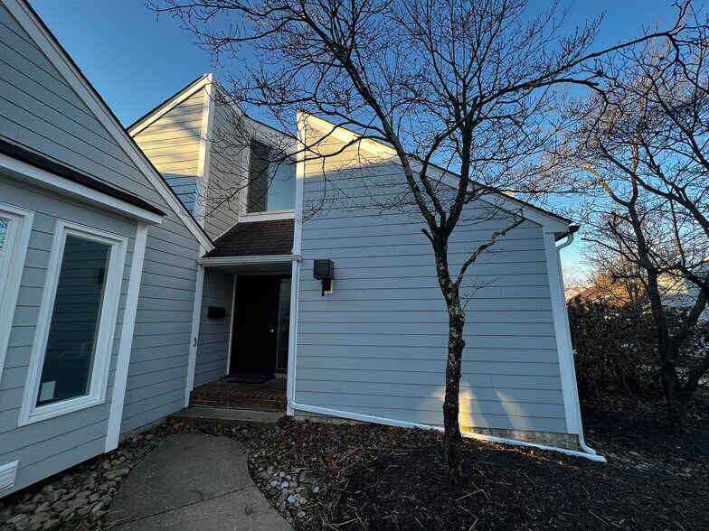 More Photos Of 300 N Pottstown Pike, Exton Office For Lease