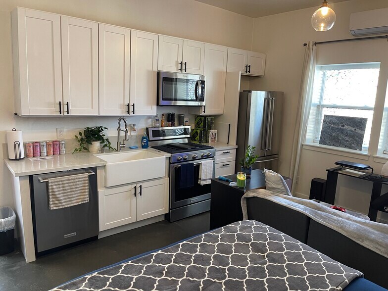 More Photos Of 144 Reamer St, Auburn Specialty For Sale