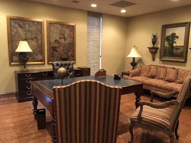 More Photos Of 6009 Financial Plz, Shreveport Office For Sale