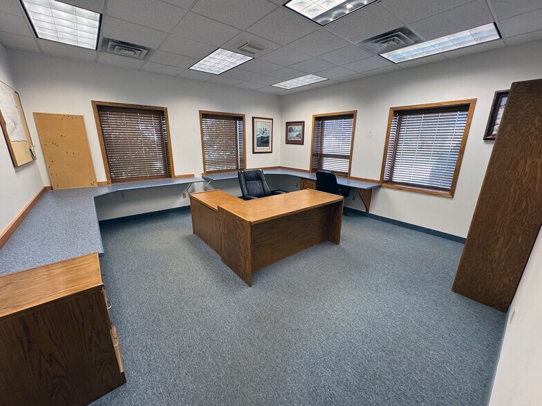 More Photos Of 2400 Myers Rd, Albert Lea Warehouse For Sale