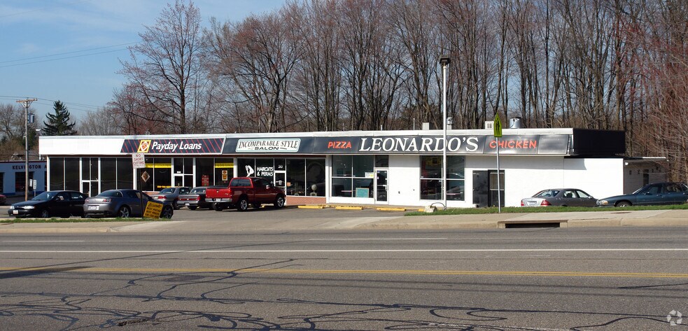 More Photos Of 322-332 Darrow Rd, Akron Storefront For Lease