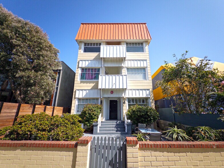 More Photos Of 30 Dudley Ave, Venice Apartments For Sale