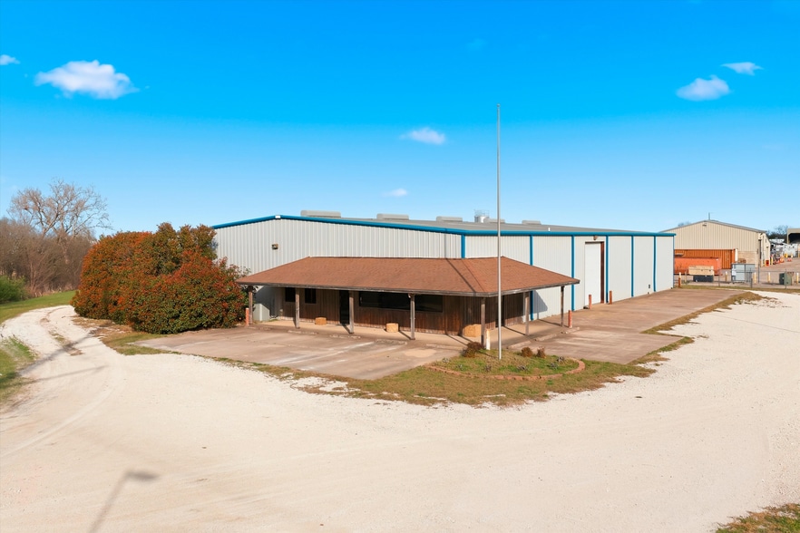 Primary Photo Of 7461 Bagby Ave, Woodway Light Distribution For Lease