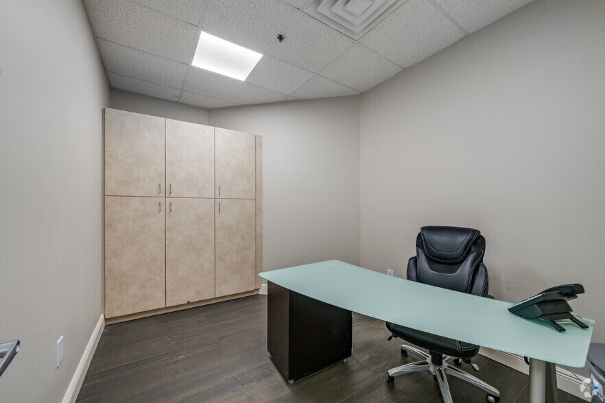 More Photos Of 5975 Sunset Dr, Miami Medical For Lease