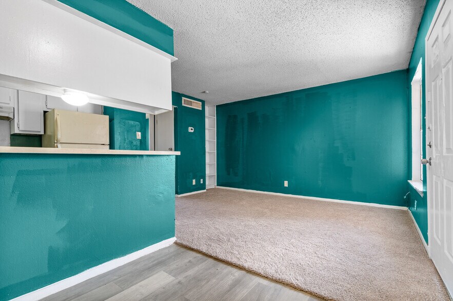 More Photos Of 7678 W US Highway 90, San Antonio Apartments For Sale