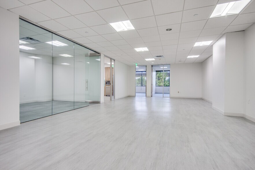 More Photos Of 400 E Las Colinas Blvd, Irving Office For Lease
